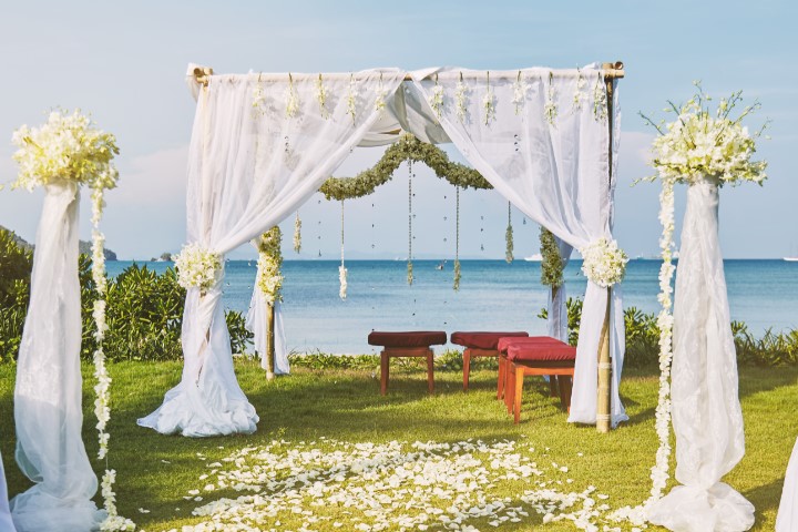 Kumpulan ide dekorasi pernikahan yang keren dan menarik - ide dekorasi pernikahan di pinggir pantai